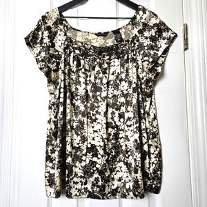 New York & Company satiny short cap sleeves top blouse with floral print Large